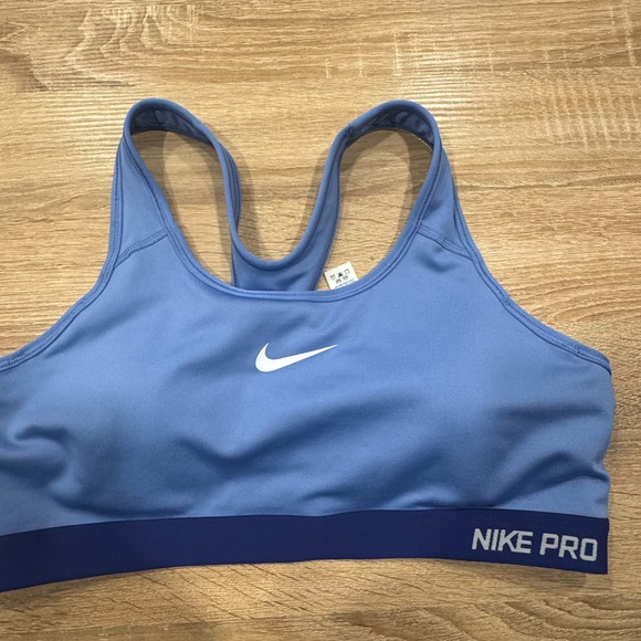 Nike Pro Women's Light Blue Sports Bra - Picture 2 of 4
